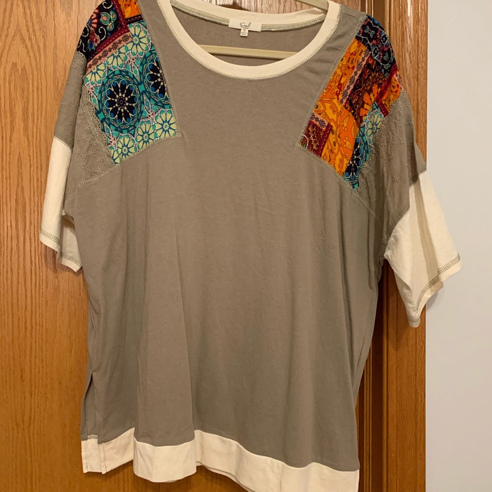 Easel flowy shirt with tribal print size small